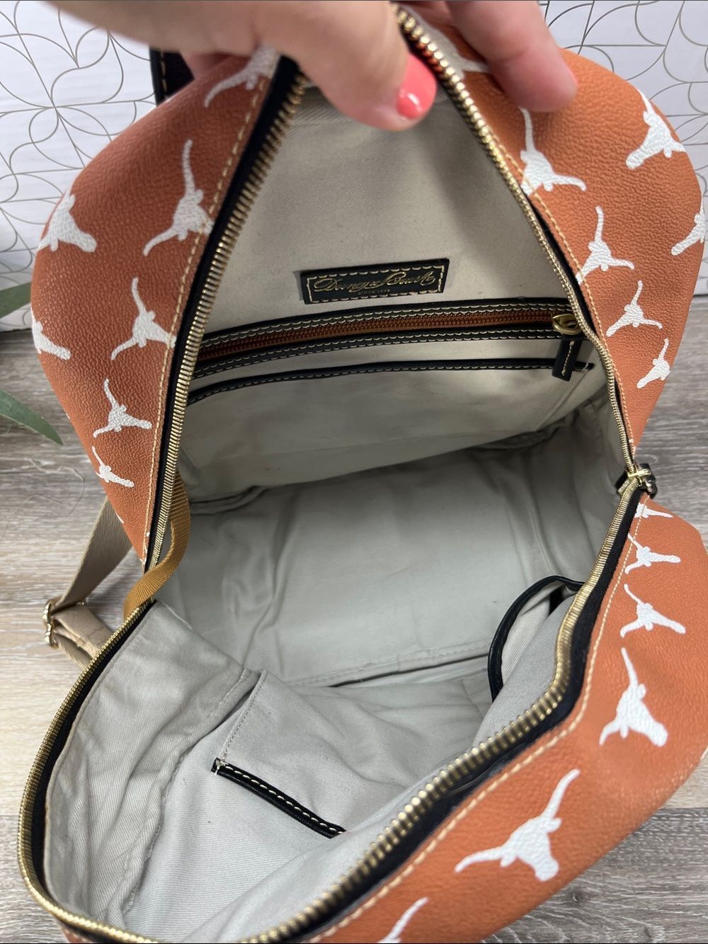 5341 Dooney & Bourke Black orange Texas Longhorns backpack 267585341 - Picture 4 of 14